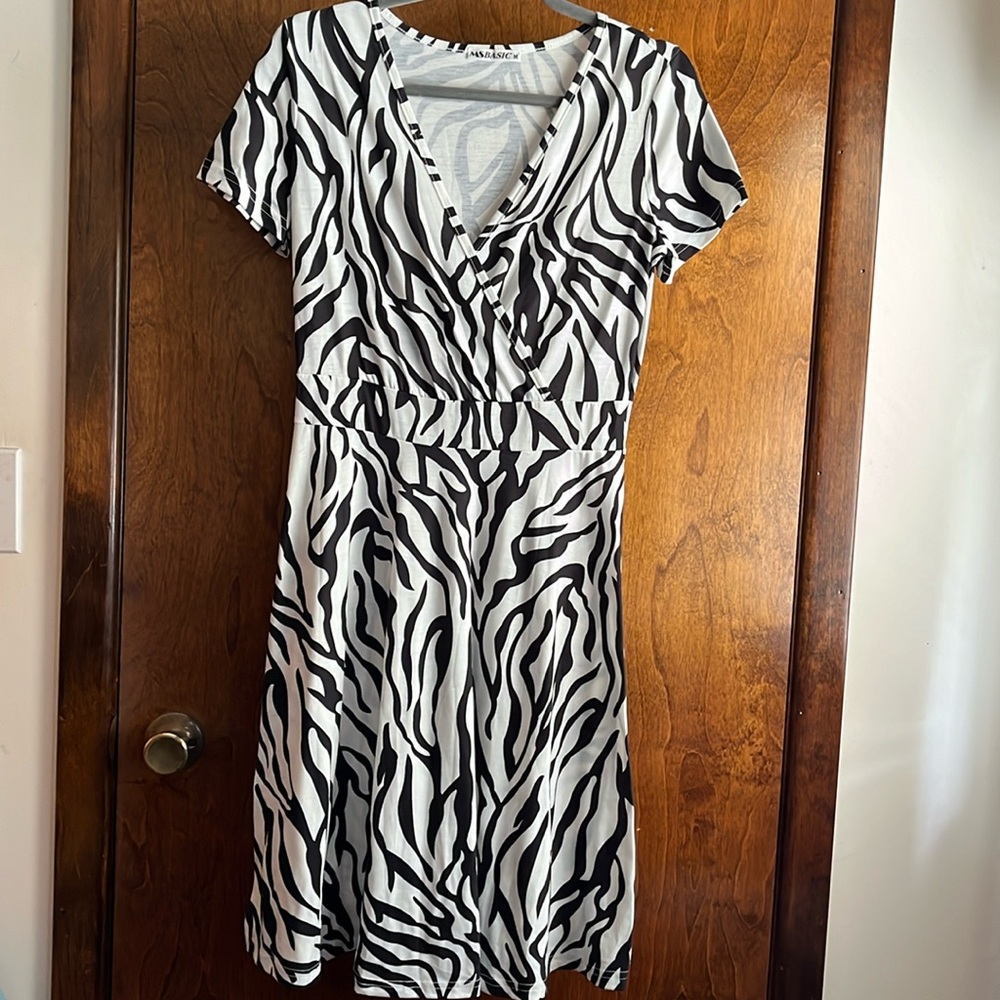 Women’s basic dress size medium